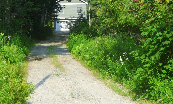 Surry Apartamento | Cozy Apt. at 770 North Bend Unit B in the charming coastal town of Surry, Maine.