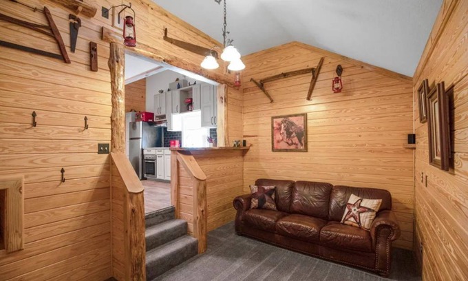 Enterprise Apartamento | Cozy Apt w/Master BR & 2 Bed Kids Loft. Also- Covered Deck & Covered Parking.