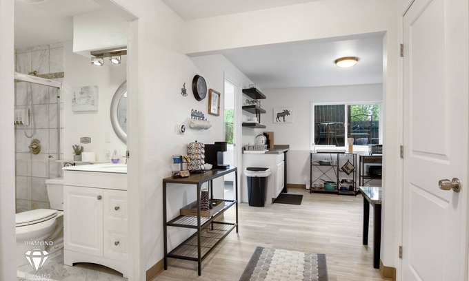 Russian Jack Park Casa | Cozy Arctic Den w/Hot Tub, 10 min from downtown
