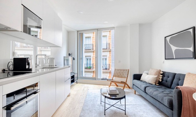 Moncloa - Arguelles Apartamento | Cozy Argüelles Studio, near Royal Palace and Madrid Rio, by Blueground