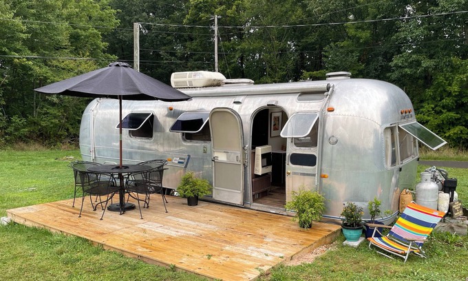 Hico Casa | Cozy Arlo the Airstream ❤️of New River Gorge National Park / Beside Brewery