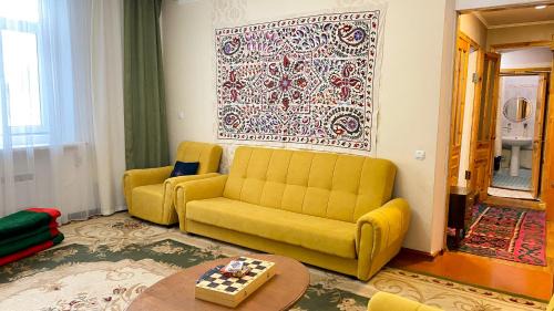 Karakol Apartamento | Cozy Artist Flat near Karakol Main Square