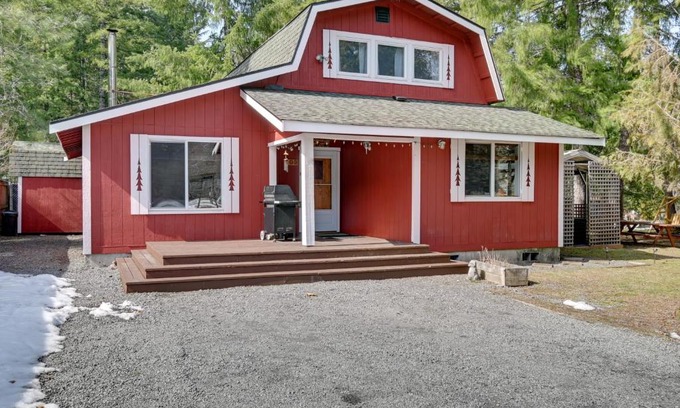 Paradise Estates Casa | Cozy Ashford Home - 5 Mi to Rainier Natl Park!