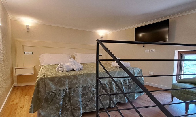 Belmonte Calabro Cama Y Desayuno | Cozy B&B room on two levels ideal for 2 or 3 people