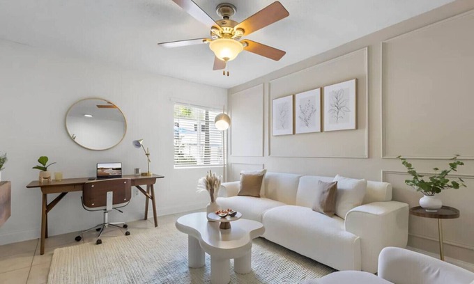 SoHo Apartamento | Cozy Bayshore Escape | Pool, Gym, FREE Parking