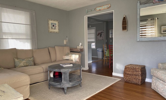 Chic's Beach Cabaña | Cozy Beach cottage in Chicks Beach