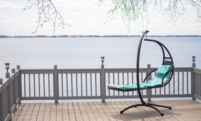 Hamlin County Cabina | Cozy beach front lake cabin with hot tub!