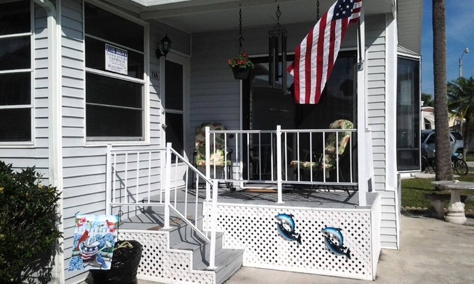 Nettles Island Casa | Cozy Beach Getaway