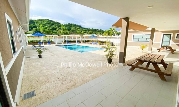 Lucea Casa | Cozy Beach House getaway in Lucea Hanover