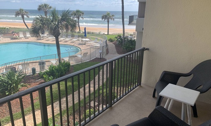 Ormond-by-the-Sea Condominio | Cozy Beachfront Retreat; Updated modern décor