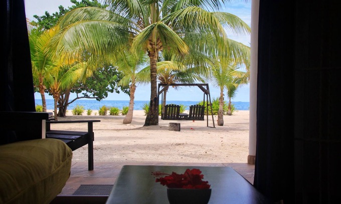Reserva marina Glover's Reef Apartamento | Cozy Beachfront Suite for Couples, Ground Floor