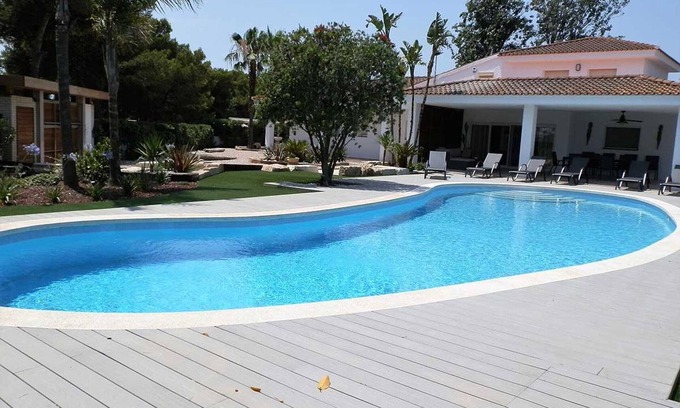 Riumar Casa | Casa junto al mar, piscina privada, mascotas y playa canina, WiFi gratis