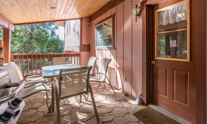 Yosemite West Cabina | Cozy Bear South Charming 2bd Cabin in Yosemite!