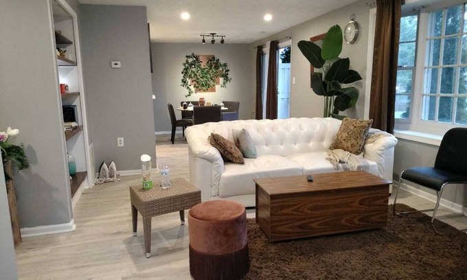 Frederick Casa | Cozy Beautiful Luxury Townhouse