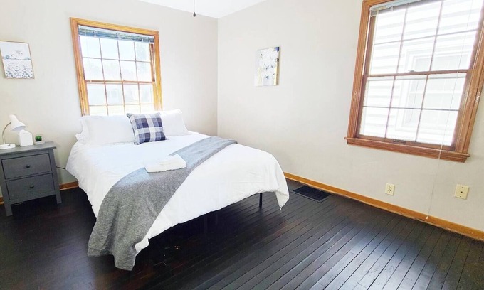 Fort Wayne Casa | Cozy bedroom A in cute neighbourhood W Free Wi-Fi.