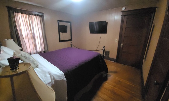 Rochester Casa | Cozy bedroom a mile away from URMC