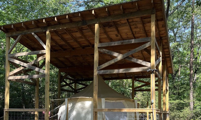 Landrum Alquiler De RV | Cozy belle tent On private 32 acre farm 1 mile to downtown Landrum