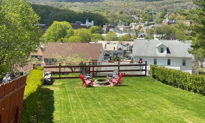 Adams Casa | Cozy Berkshire Home with Spectacular views! 3 bedrooms/2 baths ~ Sleeps 6