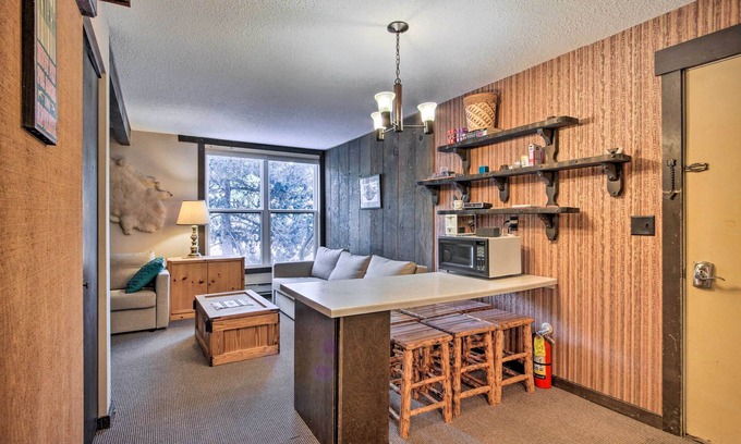 Big Sky Apartamento | Cozy Big Sky Studio ~ 1 Mile to Mtn Village!