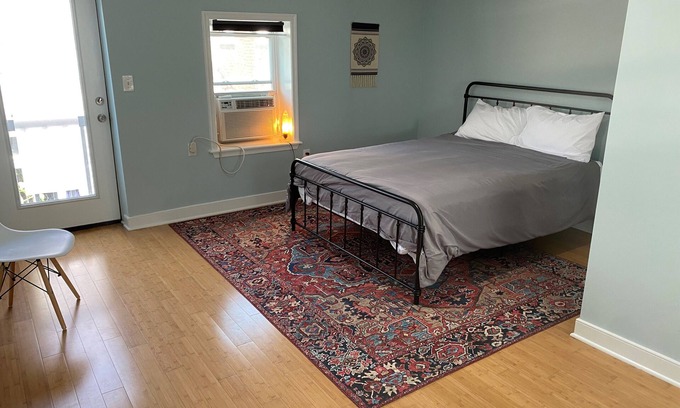 Shaw Casa | Cozy Bohemian Carriage House in Shaw