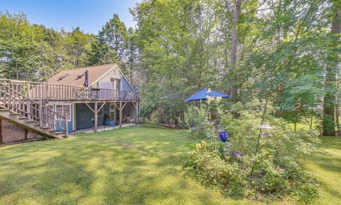Boothbay Apartamento | Cozy Boothbay Studio w/ Patio ~ 5 Mi to Harbor!
