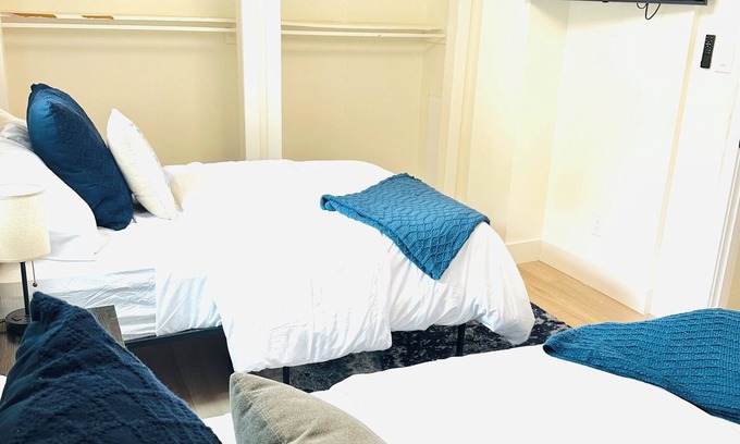 Youngstown Casa | Cozy, Bright, & Modern Youngstown Home, Unit 3