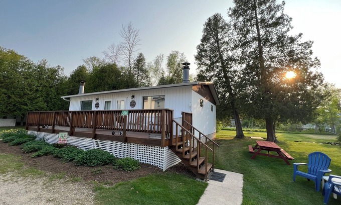 Ephraim Cabaña | Cozy Brook North Cottage @ Ephraim Beach on Ephraim Village Cottages Resort