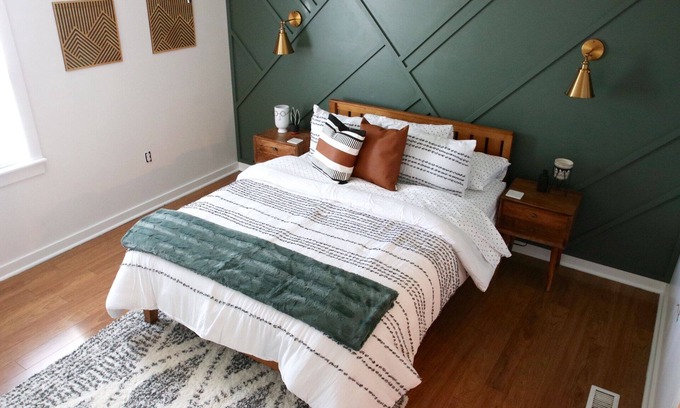 James City Casa | Cozy Bungalow by the Neuse River-"The Hive House"