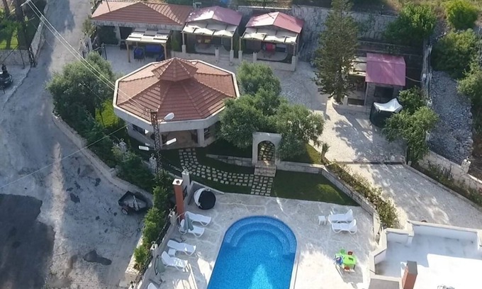 Kfardebian Casa | Cozy bungalow in adorable Abdelali, swimming pool, barbeque, activities, AC,WiFi