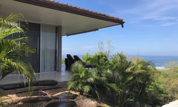 Ostional Casa | Acogedor bungalow todas las comodidades modernas y vistas panorámicas al mar!