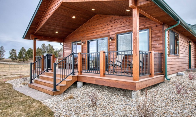 Corvallis Casa | Cozy bungalow with fantastic mountain views.