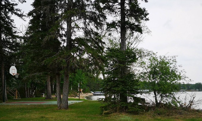 Glaslyn Cabina | Cozy Cabin at Indian Point, Turtle Lake w/ wrap around deck
