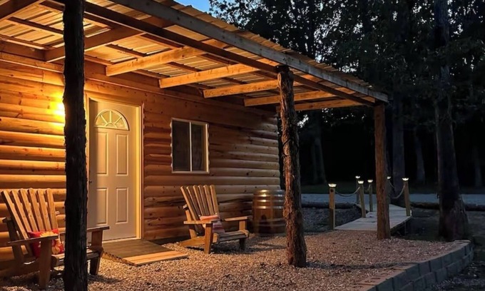 Duke Cabina | Cozy cabin 10 miles from ft wood pond view fire pit one room 2 comfy beds.