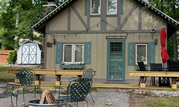 Higgins Lake Cabina | Cozy Cabin at Higgins Lake - Lake View