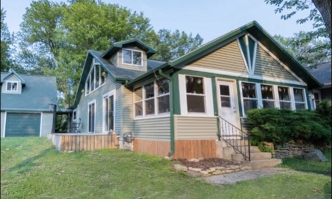 Newville Cabina | Cozy Cabin at Lake Koshkonong