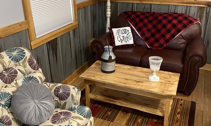 Barnardsville Cabina | Cozy Cabin by the Creek