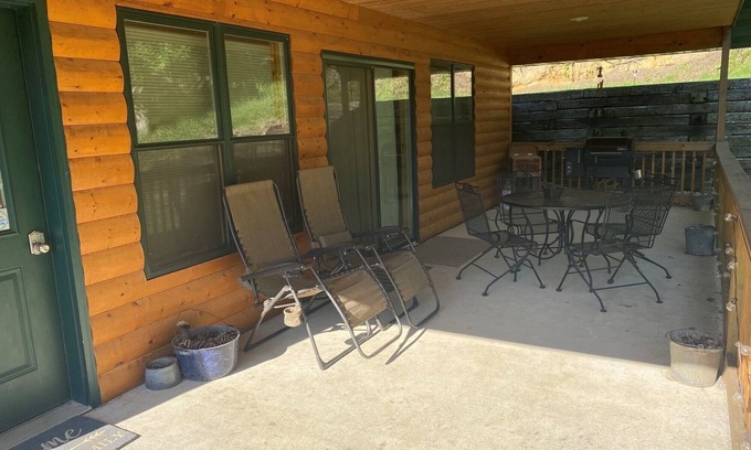 Crofton Cabina | Cozy Cabin get away - walking distant to beach