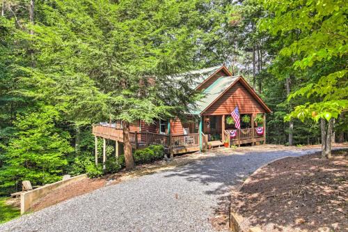 Ellijay Casa | Cozy Cabin in Coosawattee River Resort!