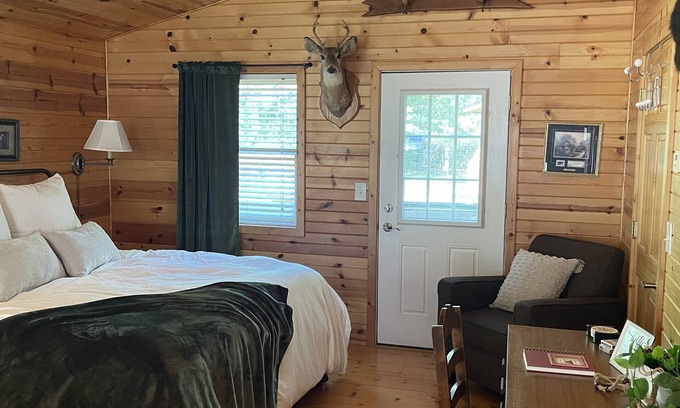 Wisconsin Dells Cabina | Cozy cabin in delightful Wisconsin Dells- Cabin A