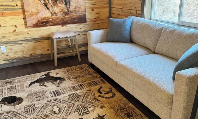 Kila Cabina | Cozy cabin in delightful Niarada with AC, WiFi