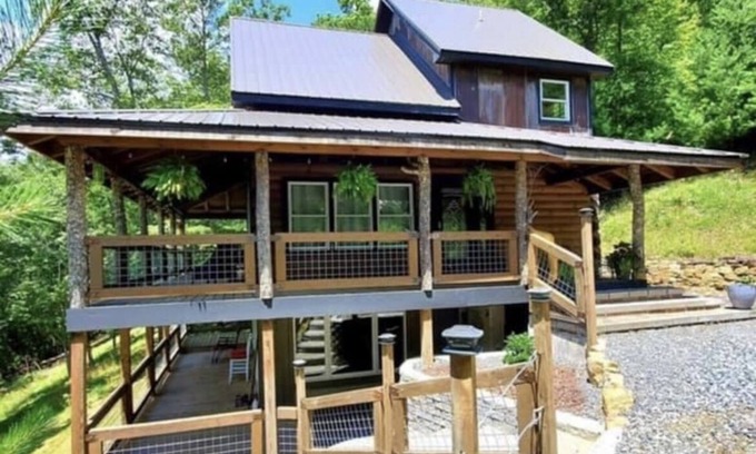 Hot Springs Cabina | Cozy cabin in Hot Springs, minutes away from town!