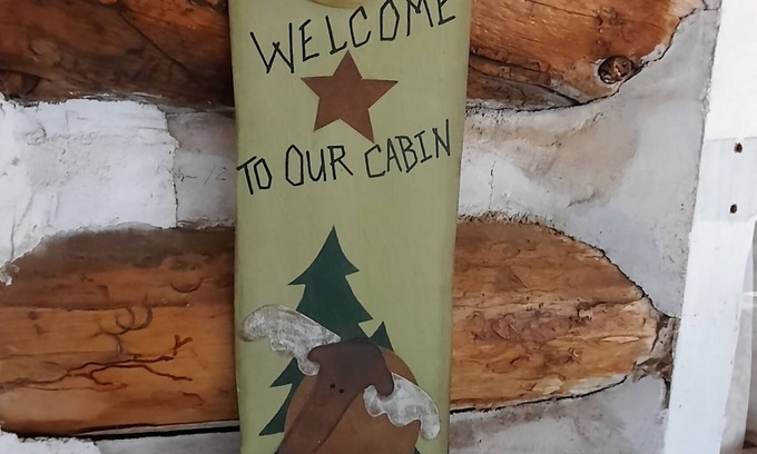 Saddlestring Cabina | Cozy cabin in peaceful Story, WY