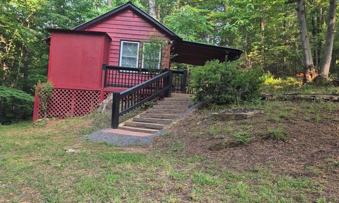 Ellijay Cabina | Cozy cabin in peaceful Ellijay with WiFi, AC