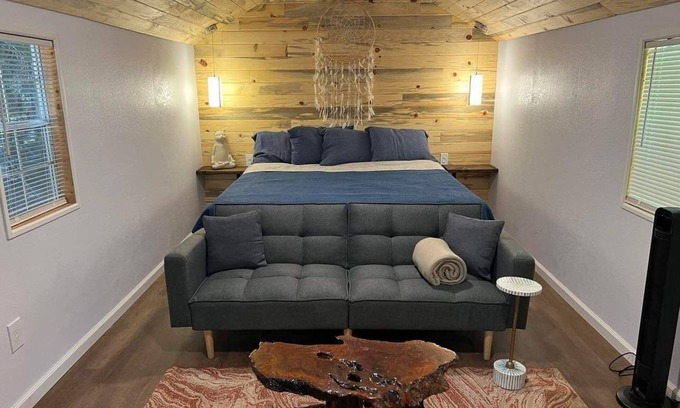 Boundary County Cabina | Cozy cabin in tranquil private forest retreat with miles of private hiking!