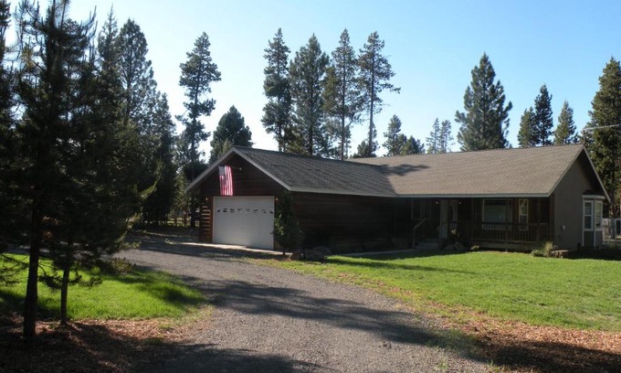 La Pine Casa | Cozy Cabin LaPine