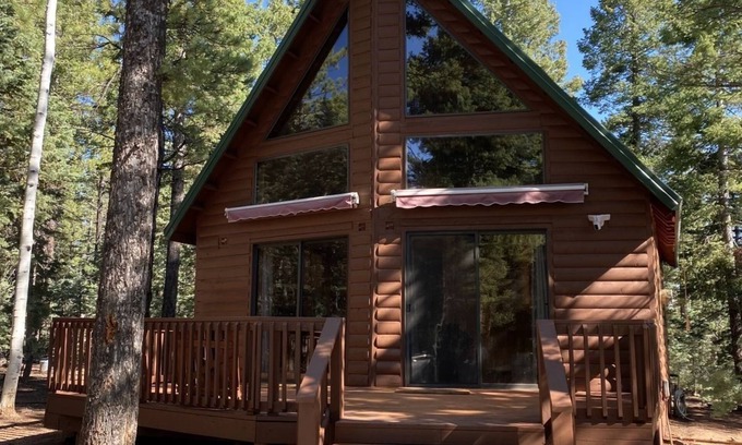 Meadow View Heights Cabina | Cozy Cabin nestled in the woods. Plenty of SNOW MOBILE and ATV PARKING!