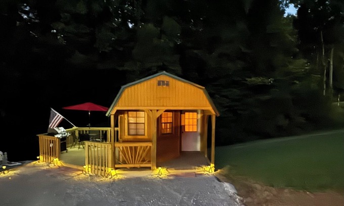Rocky Top Cabina | Cozy cabin near ATV trails/ Norris Lake/Moutain lake Marina in Rocky Top, TN!