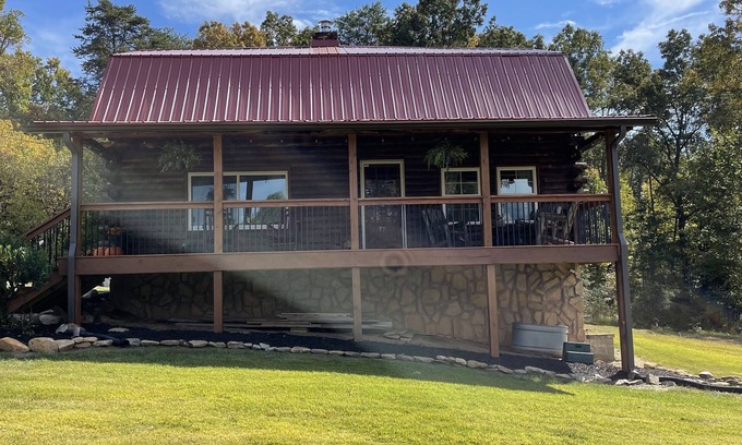 Louisville Cabina | Cozy Cabin near Knoxville