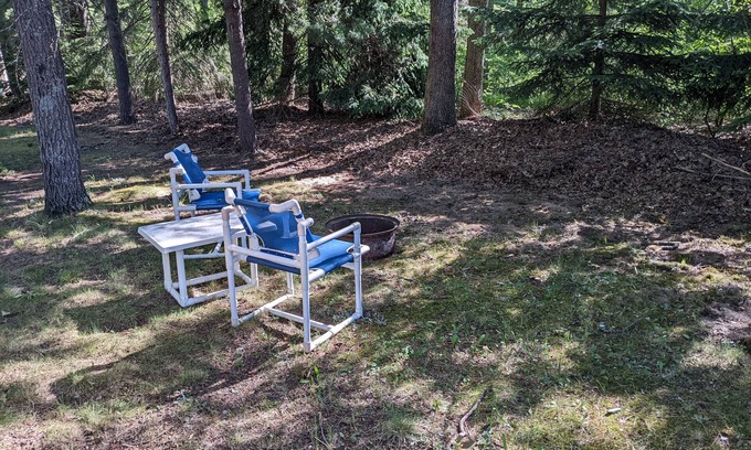 Wellston Cabina | Cozy Cabin near Tippy Dam -Pet Friendly by Janix Escapes