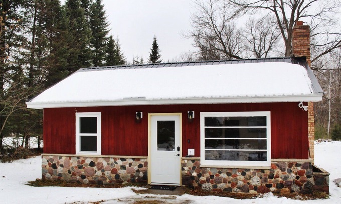 Crivitz Cabina | Cozy Cabin Nestled on 3 Acres